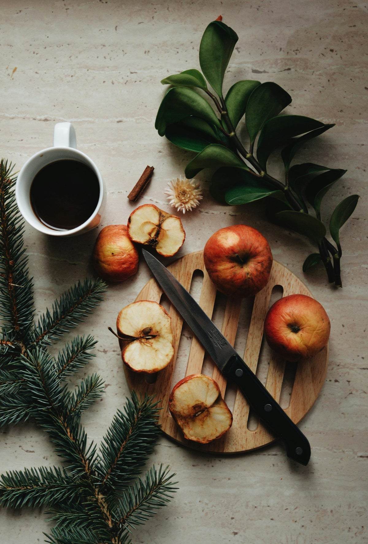 Aromatic Apple Spice 12 oz scented candle